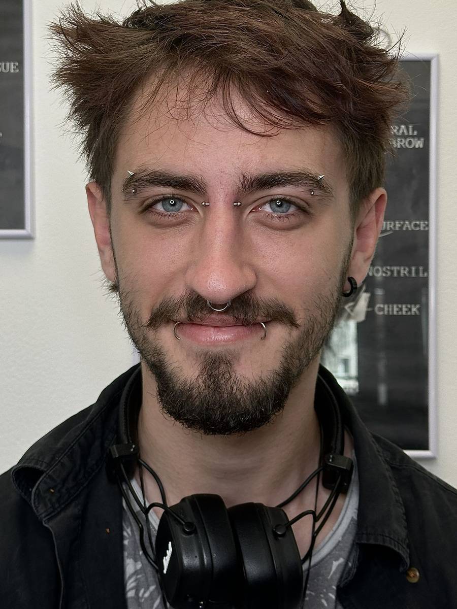Eyebrow, bridge, septum a piercingy pier, Poprad